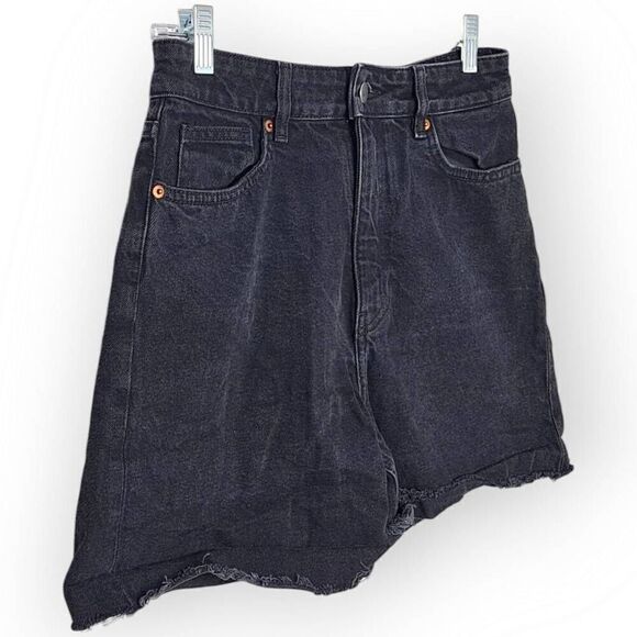 H&M Women's High Waist Cut Off Denim Shorts in Black size 6 US - Picture 2 of 5